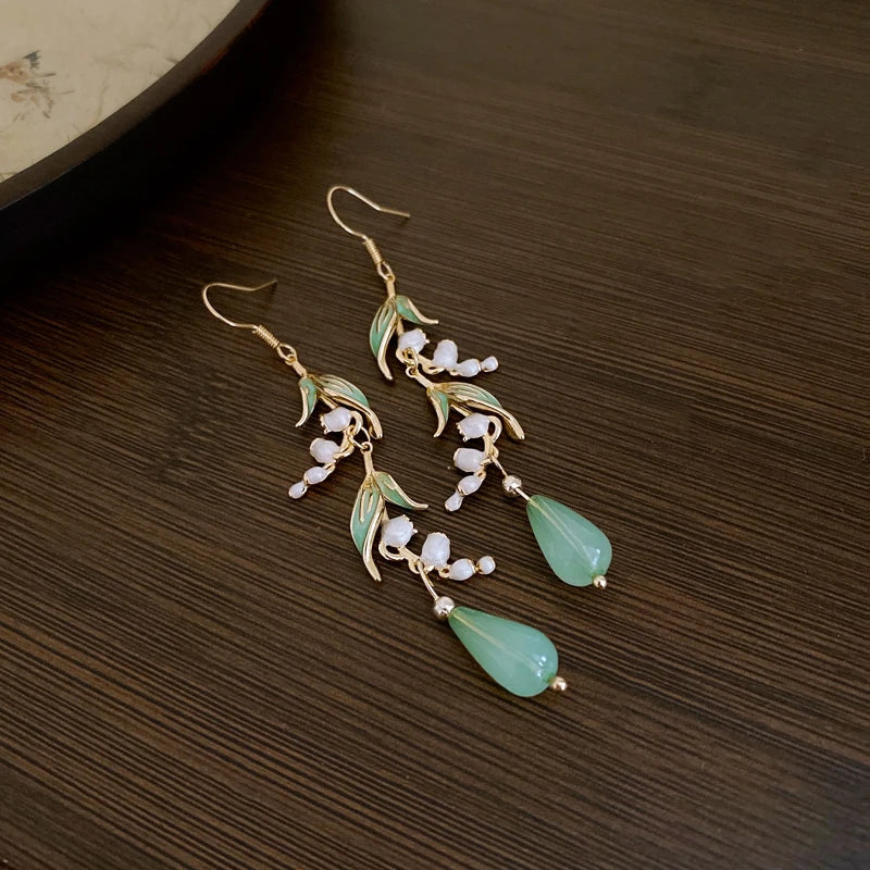 Valley Leaf Water Drop Resin Dangle Earrings