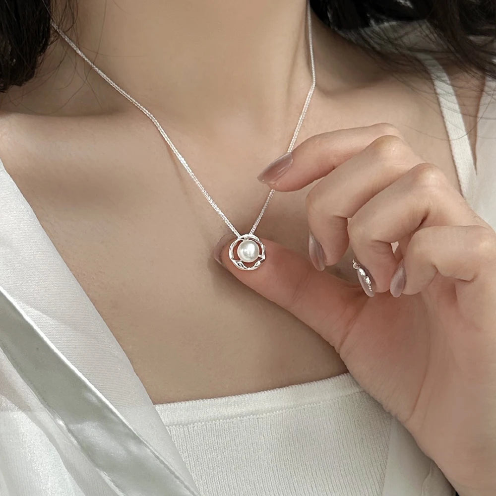 Pearl Simple Elegant Pendant Necklace