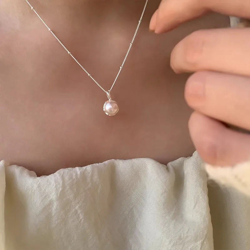 Pearl Simple Elegant Pendant Necklace