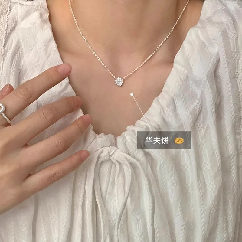 Pearl Simple Elegant Pendant Necklace