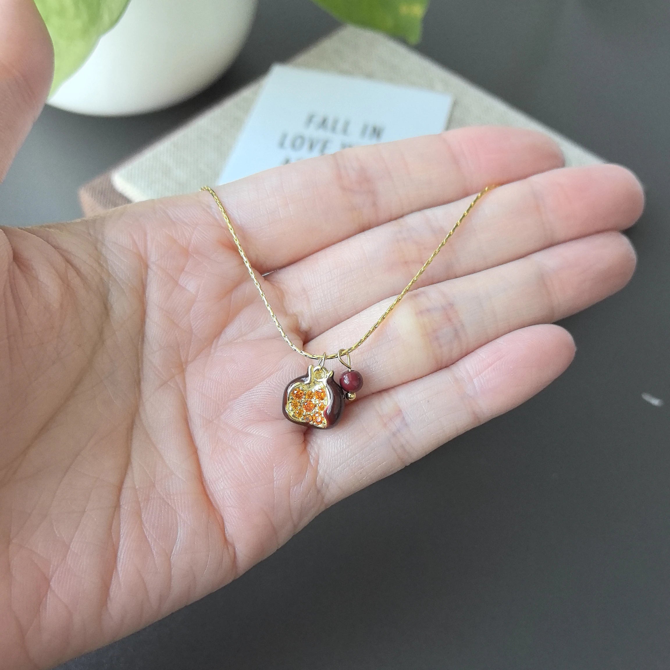 Pearl Simple Elegant Pendant Necklace