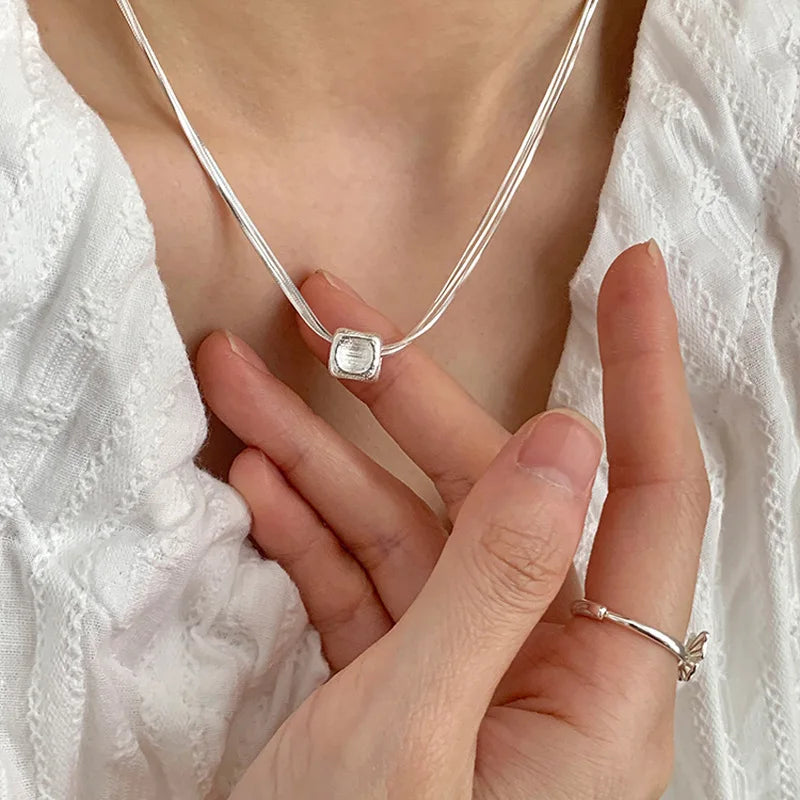 Pearl Simple Elegant Pendant Necklace