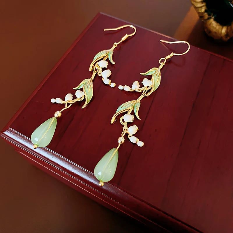 Valley Leaf Water Drop Resin Dangle Earrings