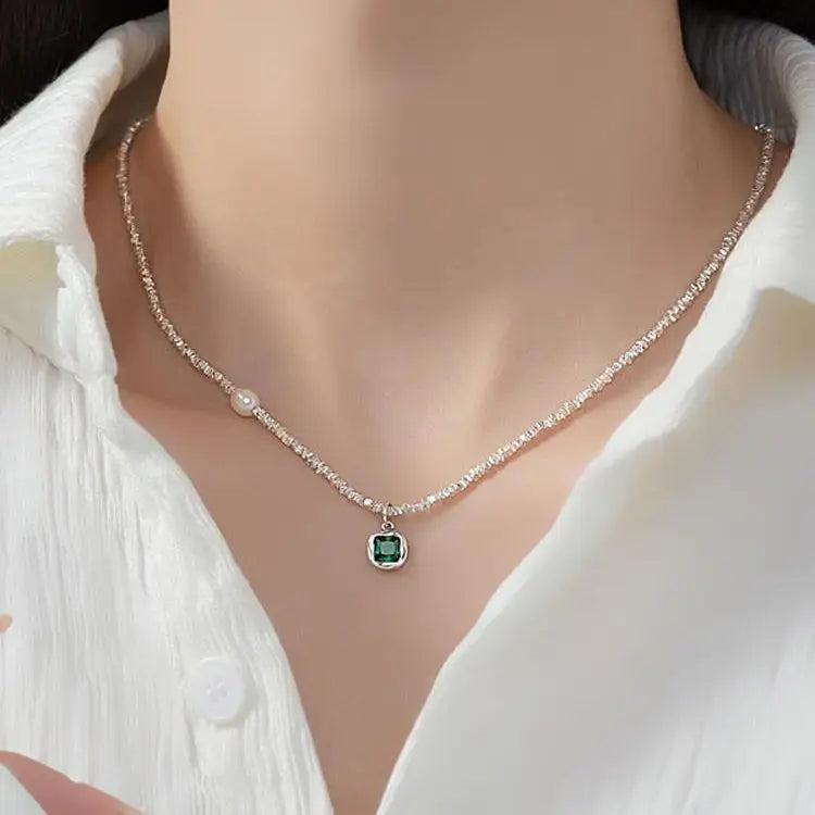 Pearl Simple Elegant Pendant Necklace