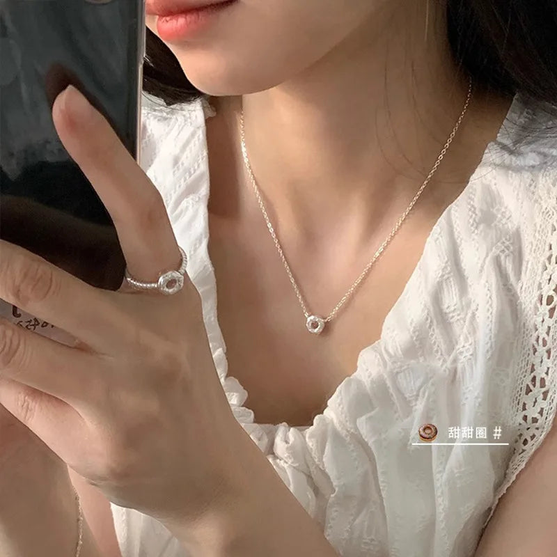 Pearl Simple Elegant Pendant Necklace