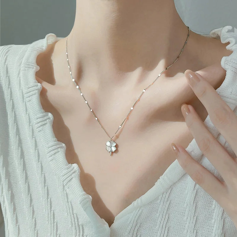 Pearl Simple Elegant Pendant Necklace