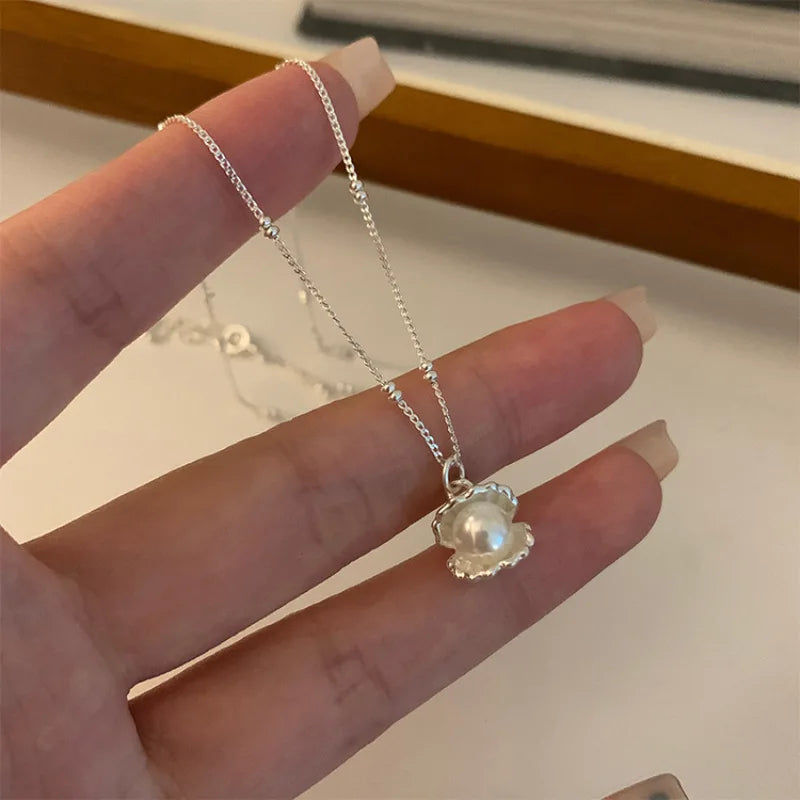 Pearl Simple Elegant Pendant Necklace