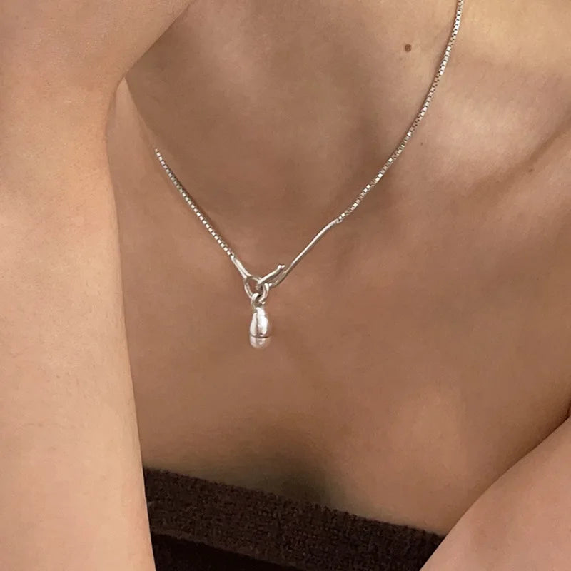 Pearl Simple Elegant Pendant Necklace