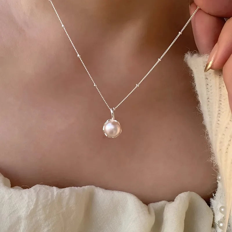 Pearl Simple Elegant Pendant Necklace
