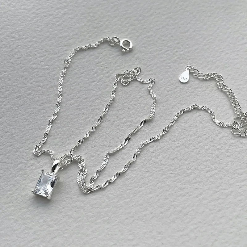 Pearl Simple Elegant Pendant Necklace
