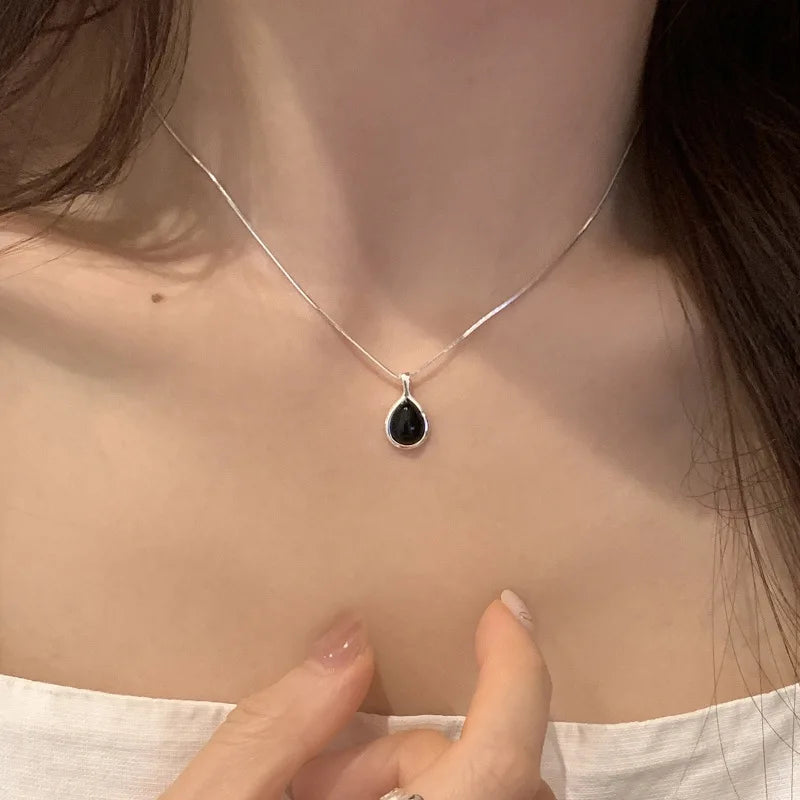 Pearl Simple Elegant Pendant Necklace