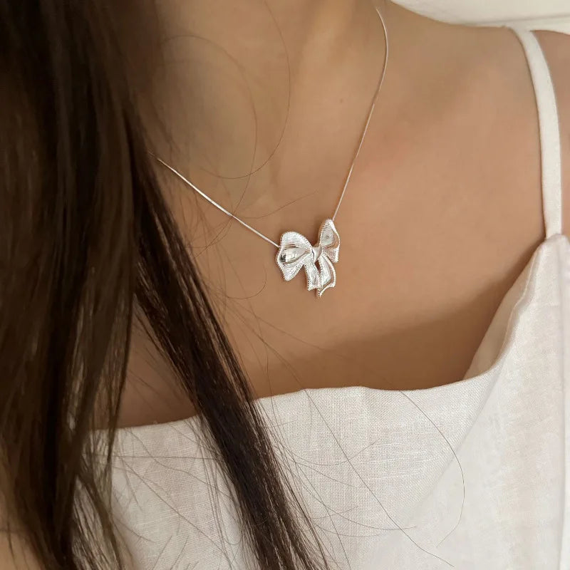 Pearl Simple Elegant Pendant Necklace