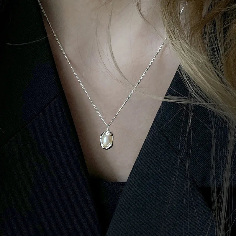 Pearl Simple Elegant Pendant Necklace